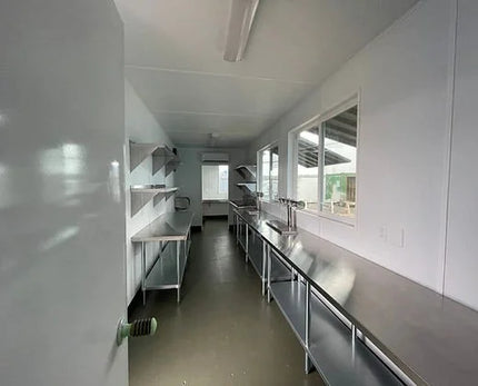 Containerbar ausgestattet mit 40 Fuß