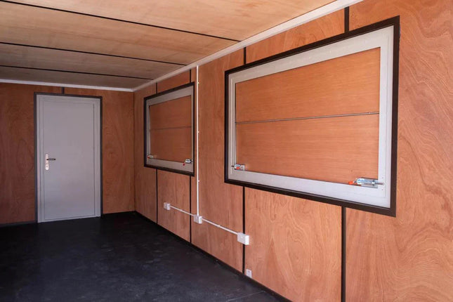 20-Fuß-Seecontainer mit doppelter Serviceklappe