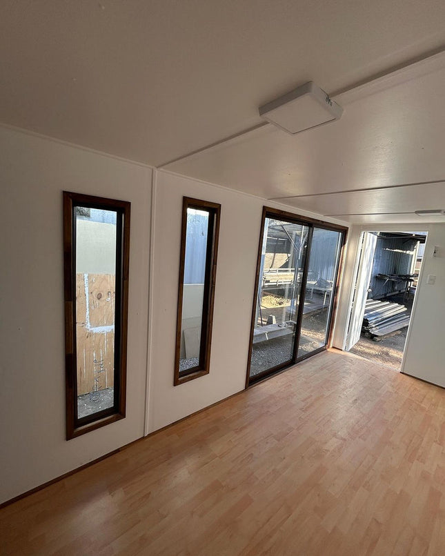 Bürocontainer 6x2,42 m - 15 m²