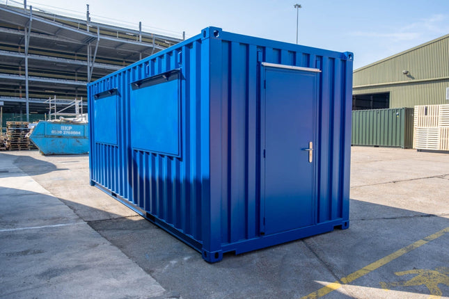 20-Fuß-Seecontainer mit doppelter Serviceklappe