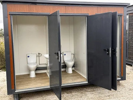 Sanitärcontainer-Pavillon mit drei Kabinen