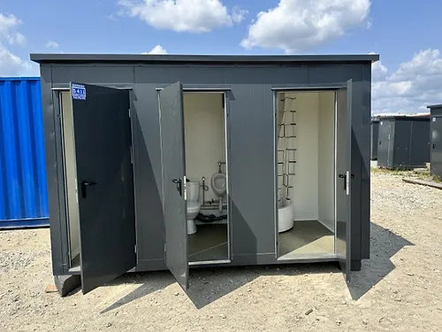 Sanitärcontainer mit 3 Kabinen